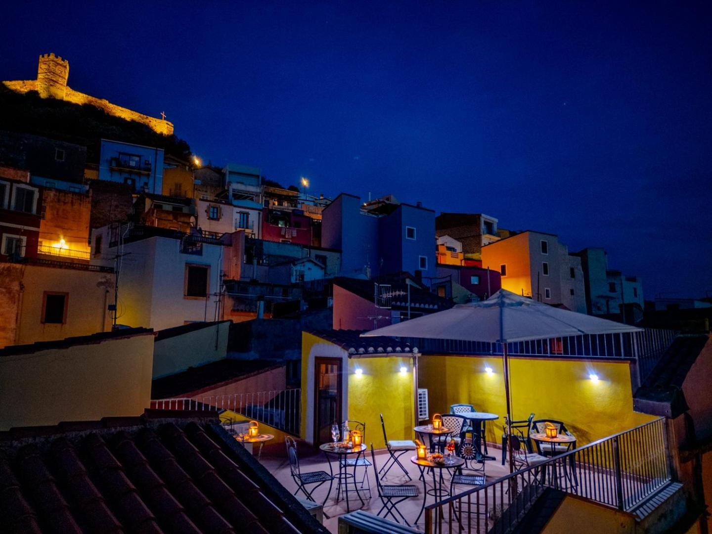 S'Apposentu - Un'Angolo Di Paradiso Con La Vista Sul Castello Bosa Buitenkant foto