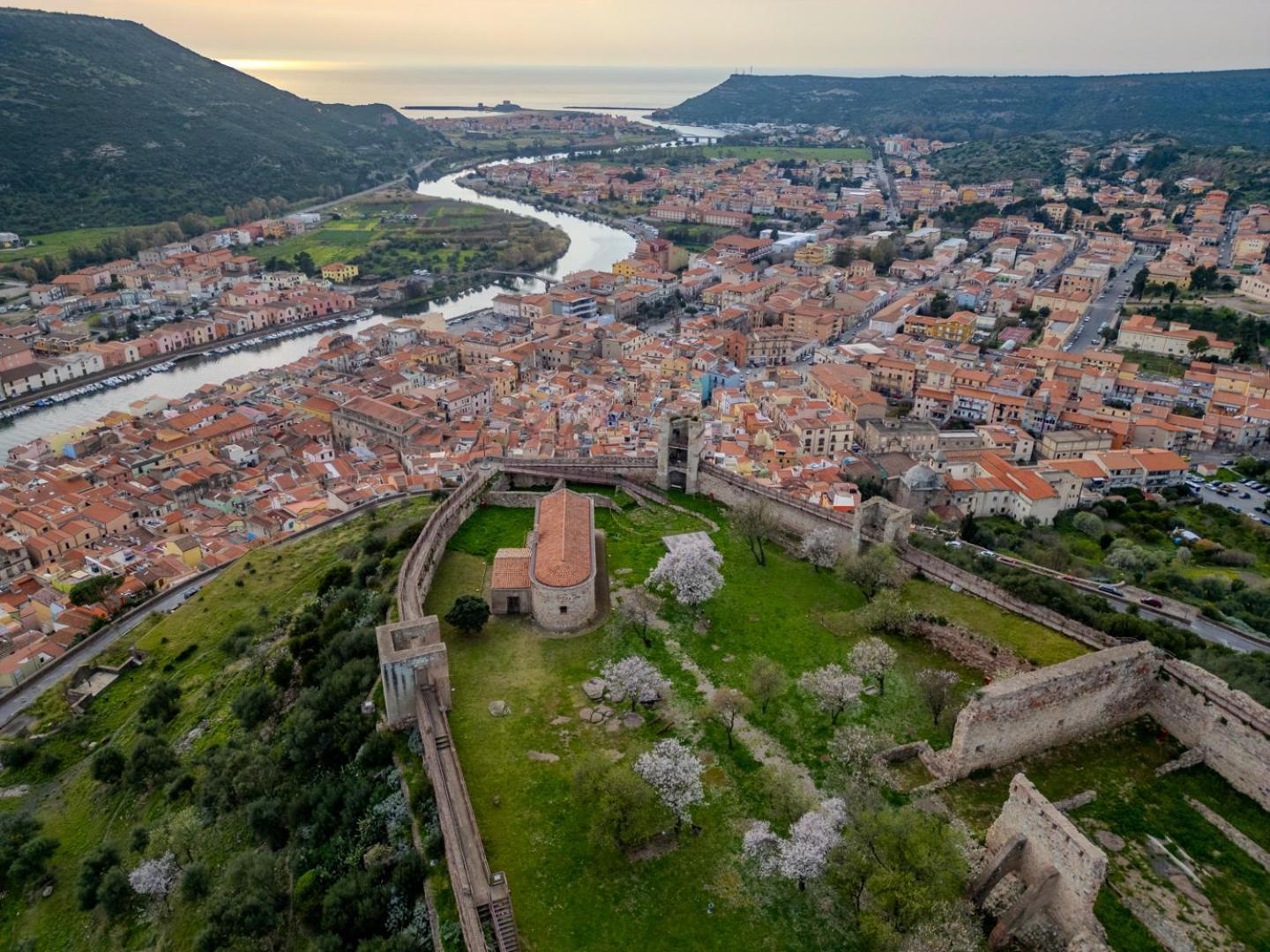 S'Apposentu - Un'Angolo Di Paradiso Con La Vista Sul Castello Bosa Buitenkant foto